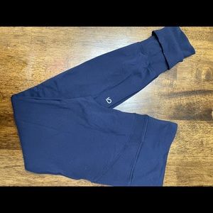 Women’s Gap fit Navy Leggings Medium with cuff